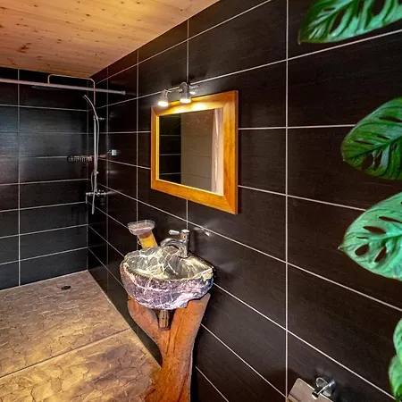Traditional Chalet Au Calme Avec Hamman, Sauna, Jardins Acceuillants Et Spacieux A L'Interieur Et Exterieur