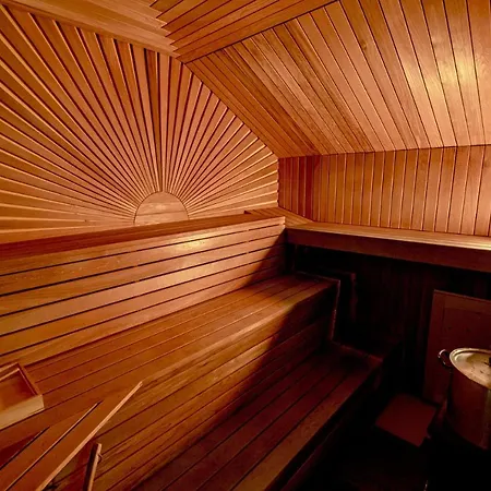 Chalet Traditional Chalet Au Calme Avec Hamman, Sauna, Jardins Acceuillants Et Spacieux A L'Interieur Et Exterieur Troistorrents