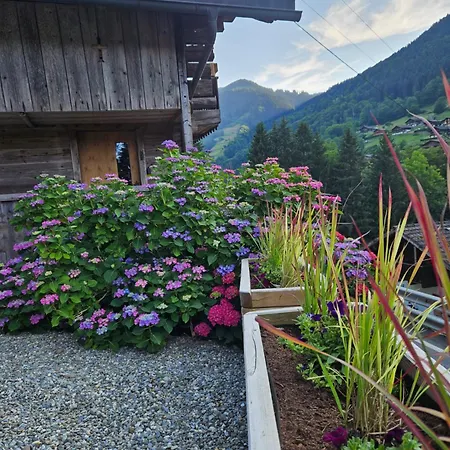 Traditional Chalet Au Calme Avec Hamman, Sauna, Jardins Acceuillants Et Spacieux A L'Interieur Et Exterieur
