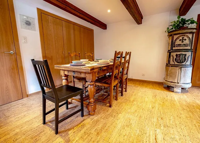 Traditional With Some Luxurious Features 木屋 *