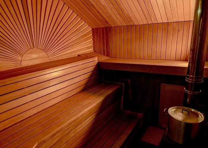 Traditional With Some Luxurious Features * Troistorrents