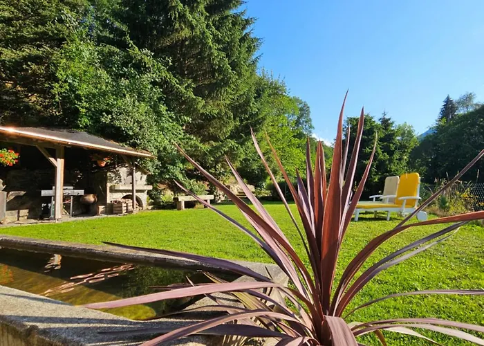 Traditional With Some Luxurious Features 木屋